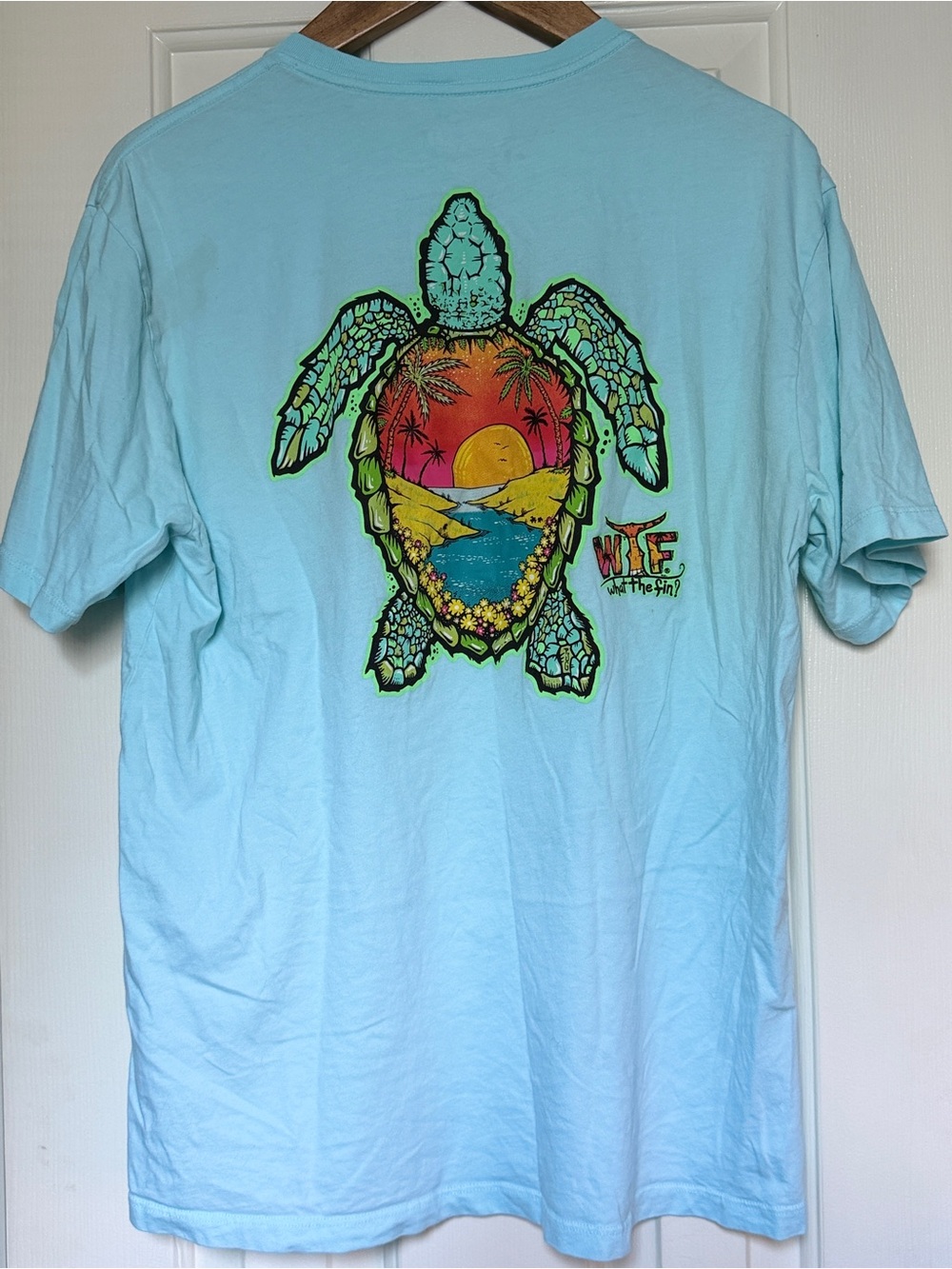 What the Fin Wildlife Turtle Graphic T-Shirt - Light Blue. Sz L